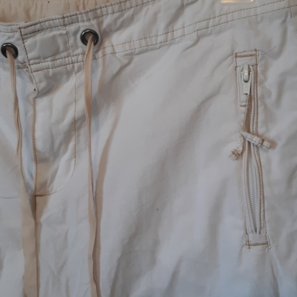 Gap White Drawstring Capris, size 6 - Picture 4 of 5